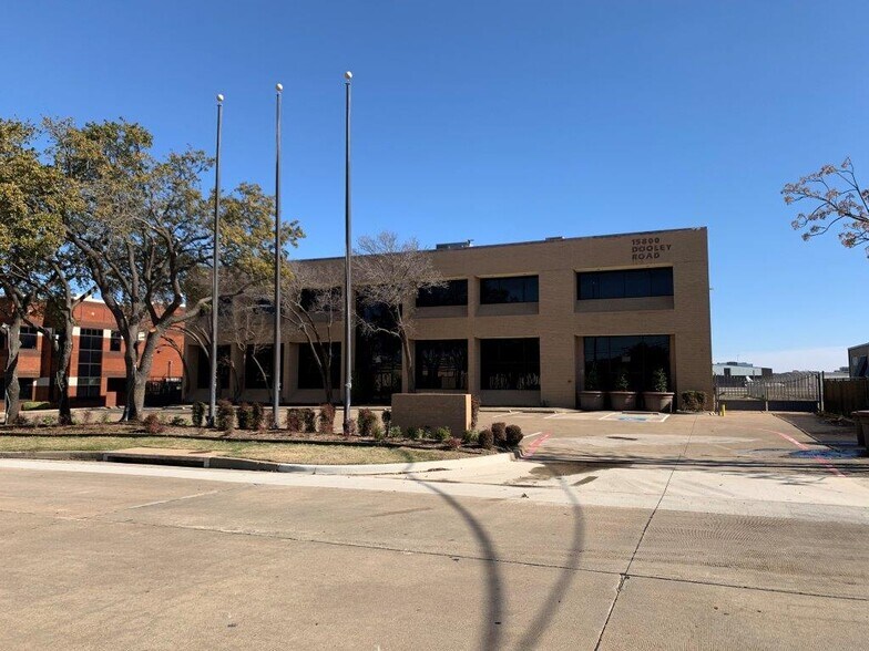 More Photos Of 15800 Dooley Rd, Addison Office For Sale