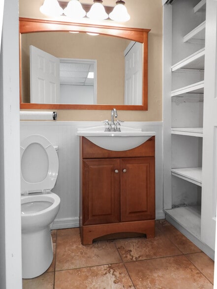 More Photos Of 1331 S Harbor City Blvd, Melbourne Office Residential For Lease