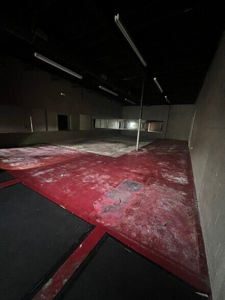 More Photos Of 2652 S Cobb Dr, Smyrna Flex For Lease