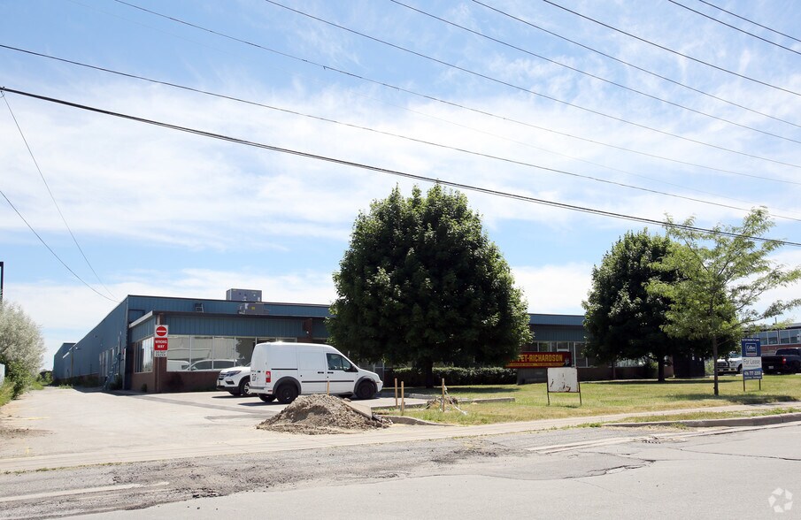 More Photos Of 25-27 Metropolitan Rd, Toronto Warehouse For Lease