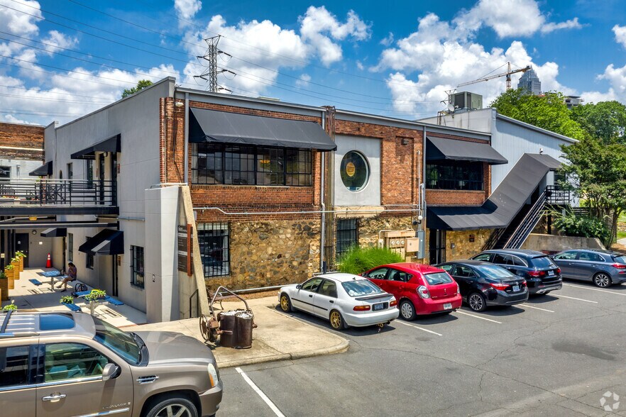 More Photos Of 601 S Cedar St, Charlotte Loft Creative Space For Lease