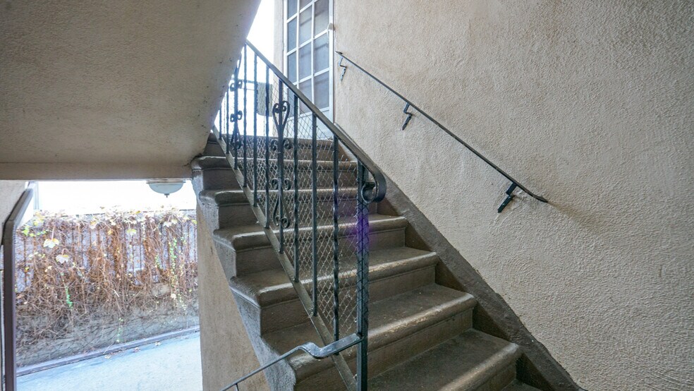 More Photos Of 1814 Grismer Ave, Burbank Apartments For Sale