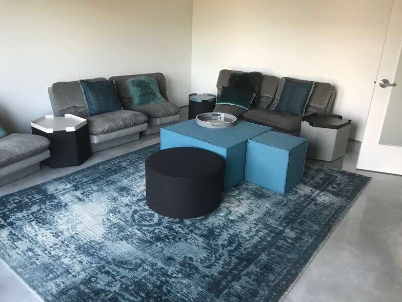 More Photos Of 104 W 12th St, Houston Loft Creative Space For Lease