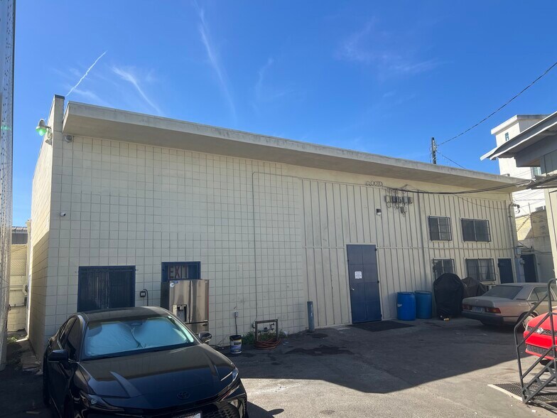 More Photos Of 6725 S Victoria Ave, Los Angeles Land For Lease