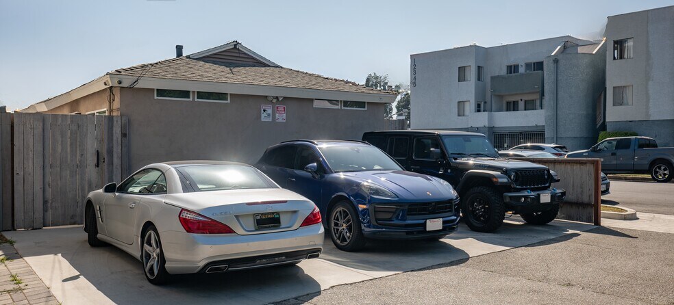 More Photos Of 4852 S Centinela Ave, Los Angeles Multifamily For Sale