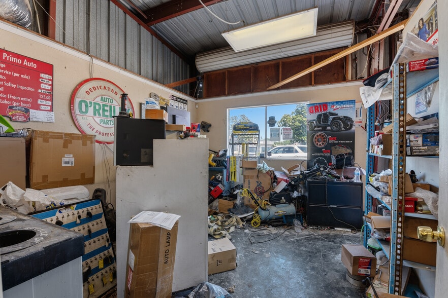 More Photos Of 1450 W Main St, Merced Auto Repair For Sale