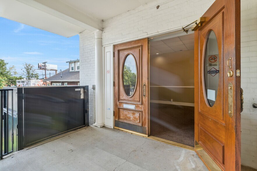 More Photos Of 904 Gallatin Ave, Nashville General Retail For Sale