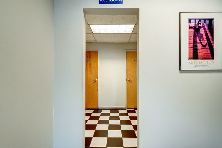 More Photos Of 647 W Genesee St, Syracuse Auto Dealership For Sale