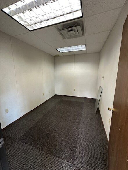 More Photos Of 1465 Cornell Rd, Howard Warehouse For Sale