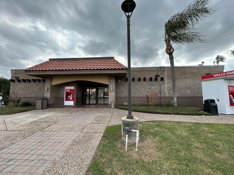 Primary Photo Of 2514 Southmost Rd, Brownsville Bank For Sale