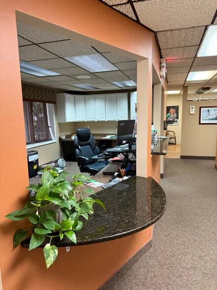 More Photos Of 5516 Torrey Rd, Flint Medical For Sale