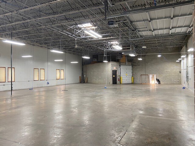 More Photos Of 740-750 Pinecrest Dr, Prospect Heights Warehouse For Lease