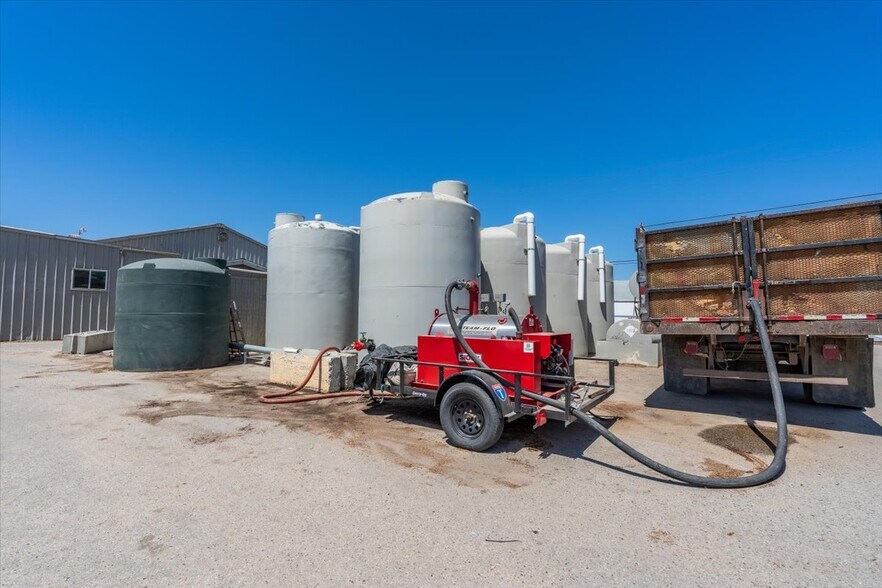 More Photos Of 23820 Potter Rd, Salinas Contractor Storage Yard For Sale