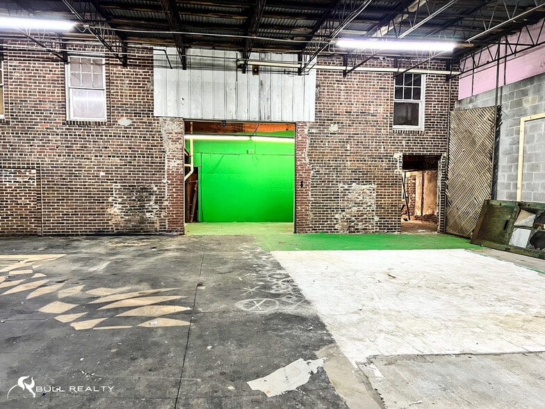More Photos Of 2460 Moreland Ave, Atlanta Warehouse For Lease