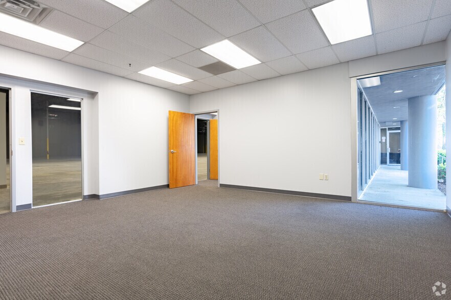 More Photos Of 3655 Atlanta Industrial Dr NW, Atlanta Warehouse For Lease