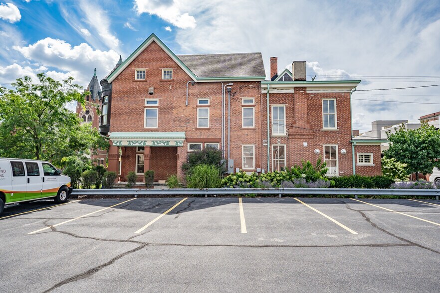 More Photos Of 624 W Wayne St, Fort Wayne Loft Creative Space For Sale