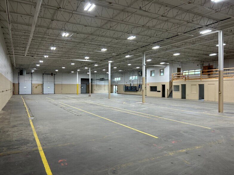 More Photos Of 560 Main St, Hudson Warehouse For Lease