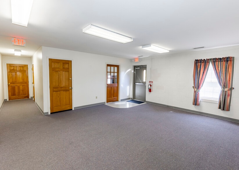 More Photos Of 1667 Cartersville Rd, Cartersville Flex For Sale