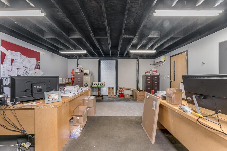 More Photos Of 2101 S ARKOLA Dr, Springdale Warehouse For Sale