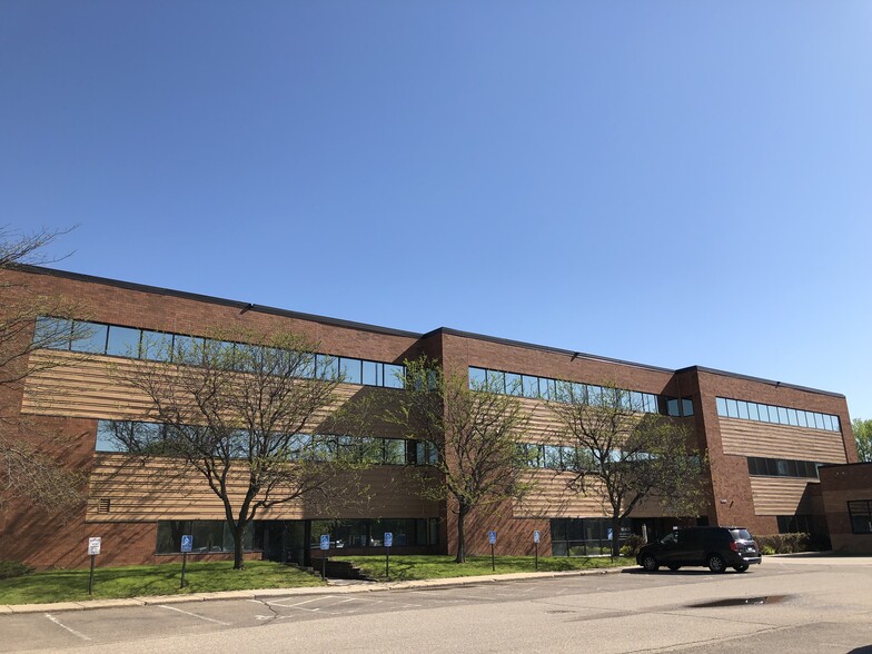 Primary Photo Of 3490 N Lexington Ave, Shoreview Office For Lease