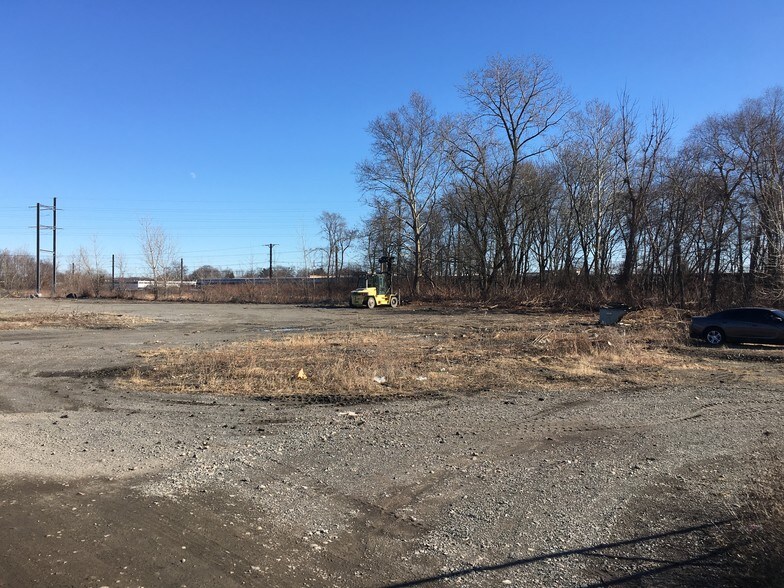 More Photos Of 35 Industrial Dr, Hamilton Land For Lease