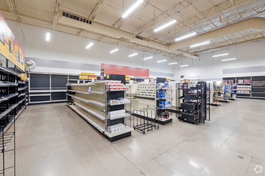 More Photos Of 1202 W University Dr, Mesa Freestanding For Lease