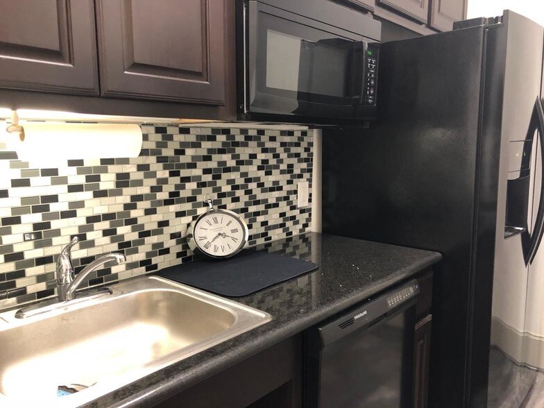 More Photos Of 250 Ed English Rd, Shenandoah Medical For Sale