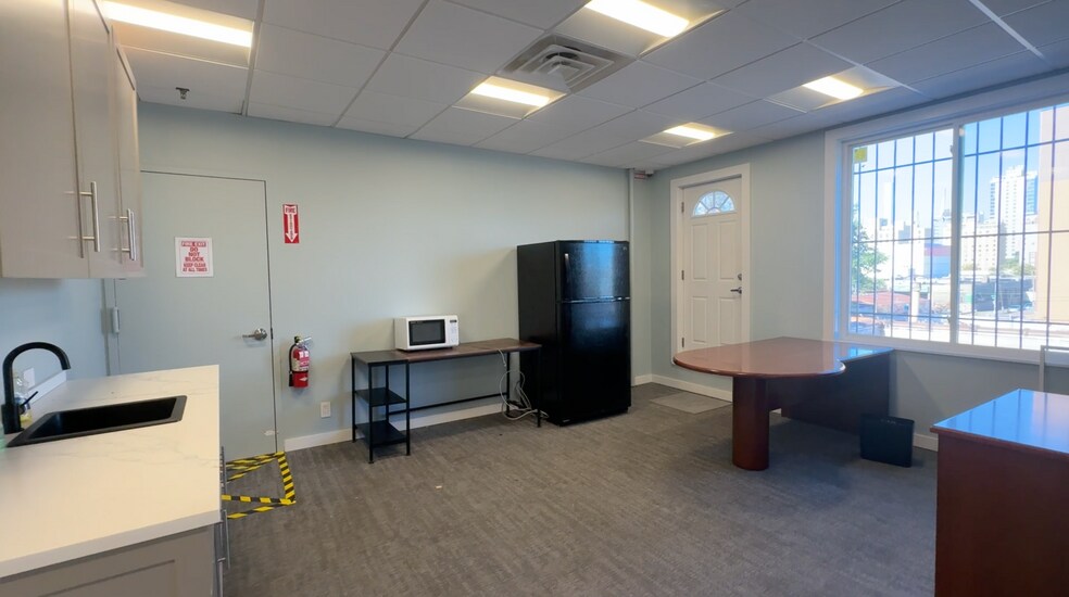 More Photos Of 3836 Crescent St & Side Lot, Long Island City Warehouse For Sale