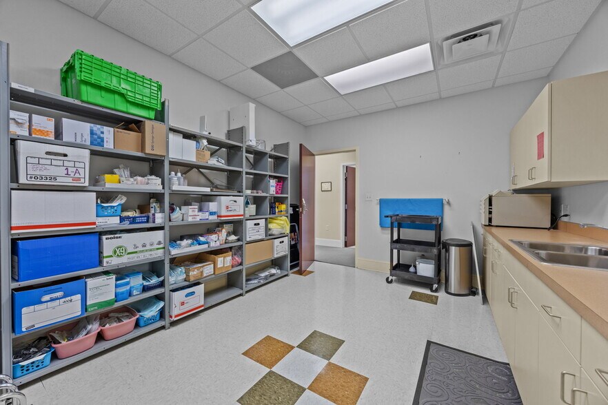 More Photos Of 2223 Hemby Ln, Greenville Medical For Sale