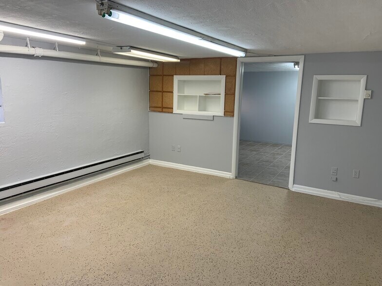 More Photos Of 2718-2720 Washington Blvd, Arlington Freestanding For Lease