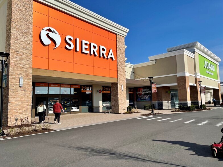 More Photos Of 1579-1585 Niagara Falls Blvd, Amherst General Retail For Lease