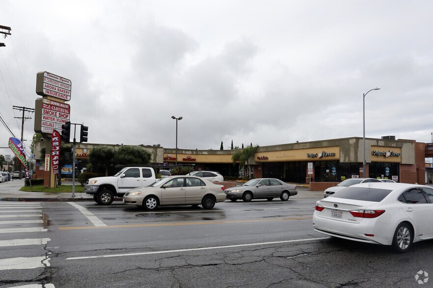 More Photos Of 12500 Vanowen St, North Hollywood General Retail For Lease