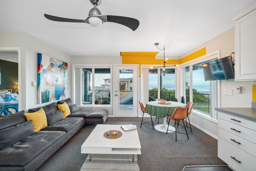 More Photos Of 105 S 6th Ave, Rockaway Beach Hotel For Sale