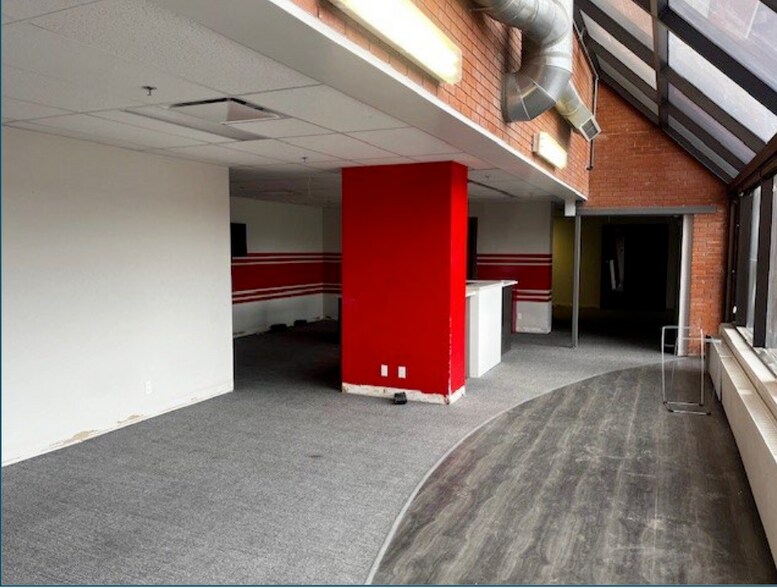 More Photos Of 10125-10179 109th St NW, Edmonton Apartments For Sale