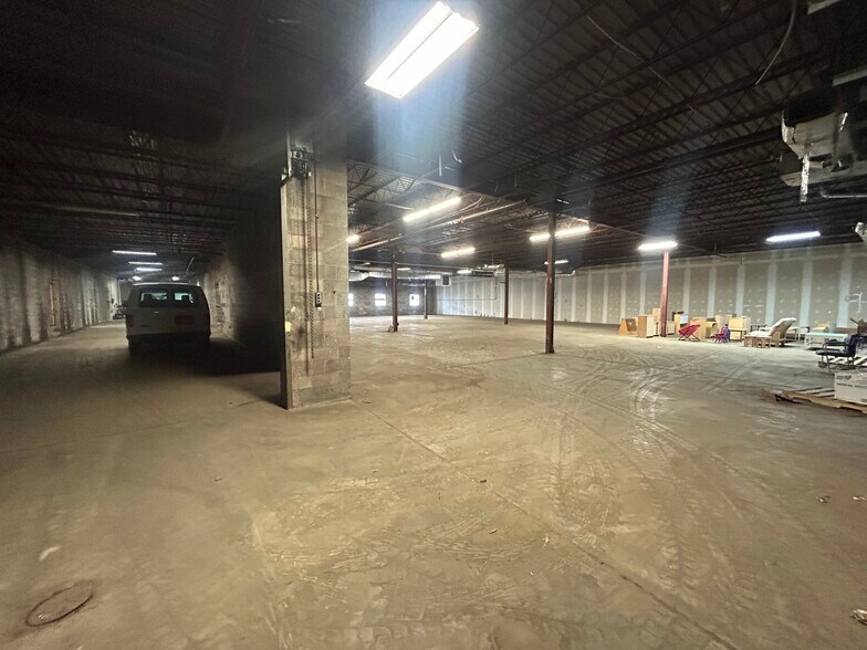 More Photos Of 60 Dingens St, Buffalo Light Distribution For Lease