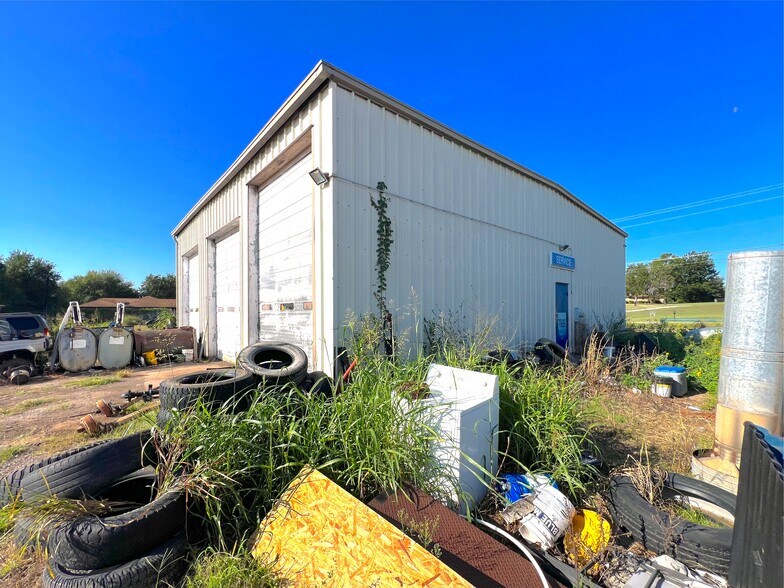 More Photos Of 209 S Country Club Rd, Anadarko Service Station For Sale