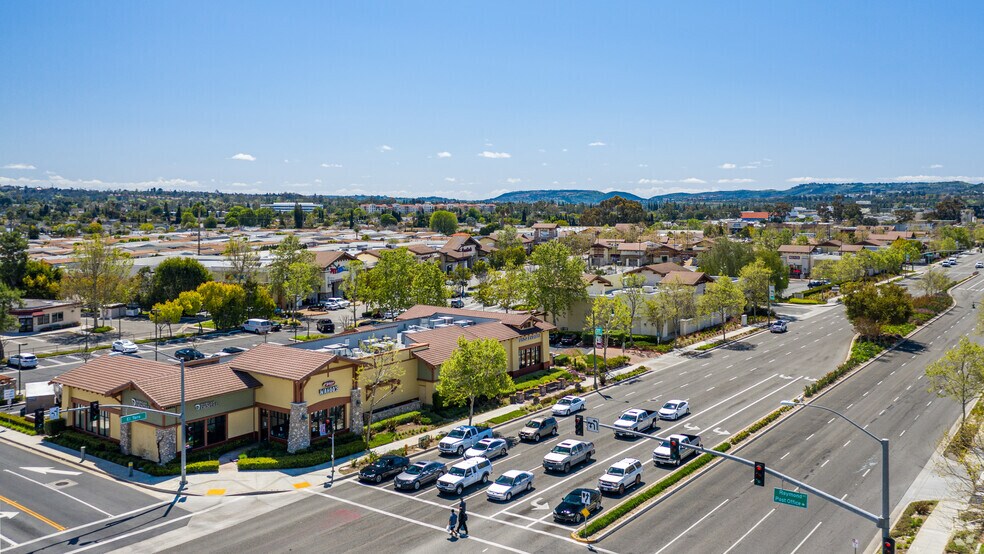More Photos Of 23602-23624 El Toro Rd, Lake Forest General Retail For Lease