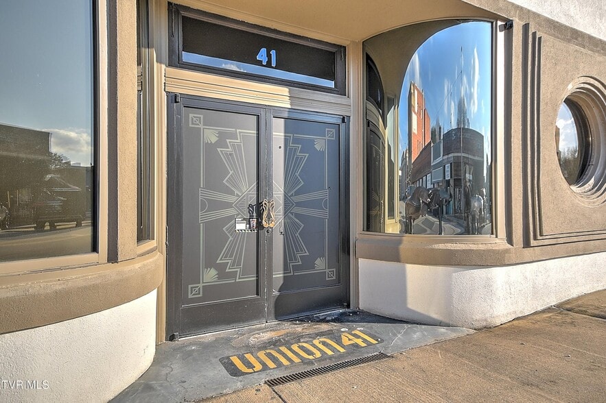 More Photos Of 171 Piedmont Ave, Bristol General Retail For Sale