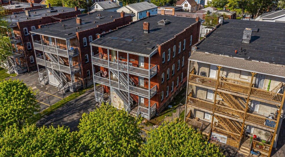 More Photos Of 27-29 Bond St, Hartford Apartments For Sale