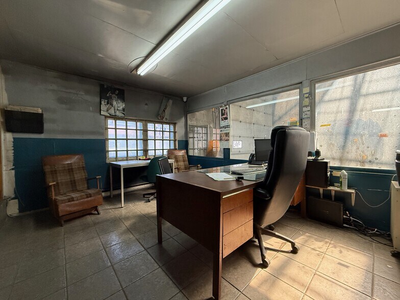 More Photos Of 4278 St Frontenac, Frontenac Auto Repair For Sale