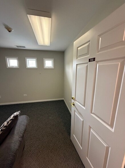 More Photos Of 219 W 55th St, Clarendon Hills Office For Lease
