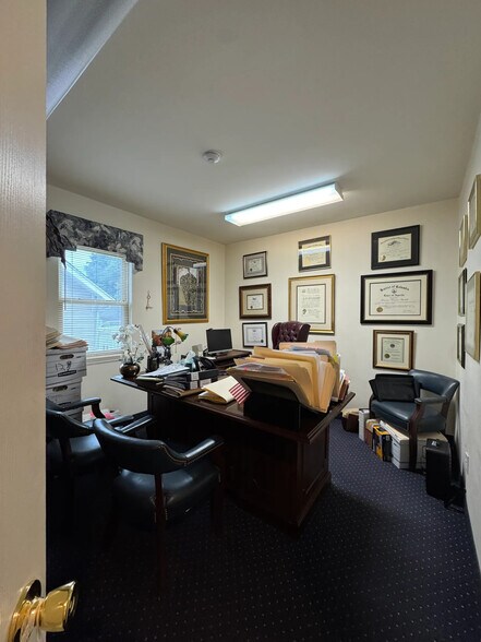More Photos Of 124 Medford Ave, Patchogue Office For Sale