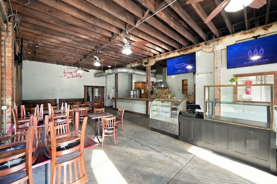More Photos Of 1602-1608 Walnut St, Jacksonville Restaurant For Sale