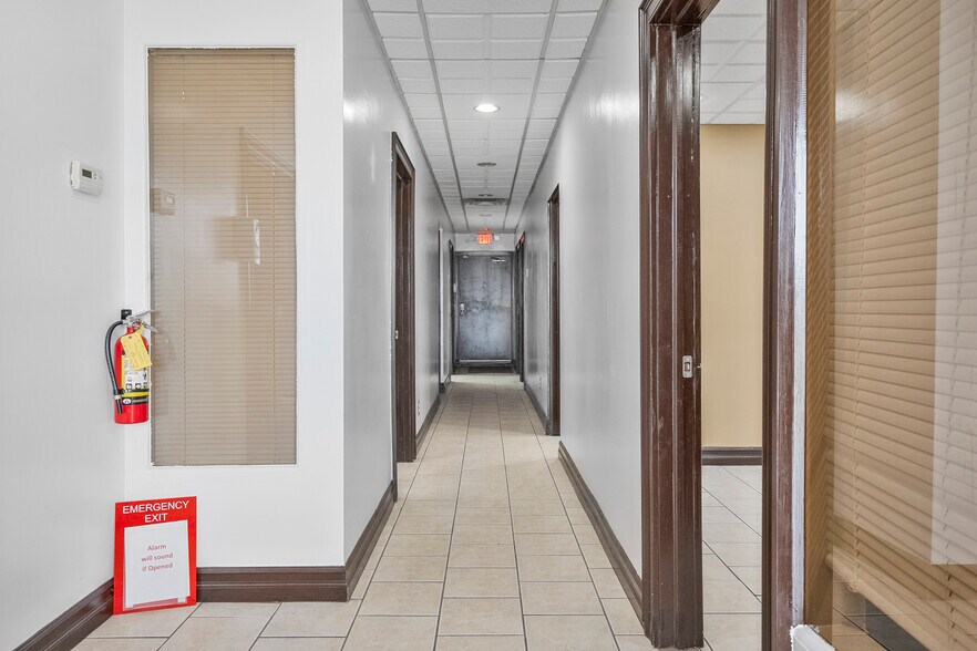 More Photos Of 24336 Michigan Ave, Dearborn Freestanding For Lease