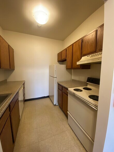 More Photos Of 140-144 Union St, Poughkeepsie Apartments For Sale
