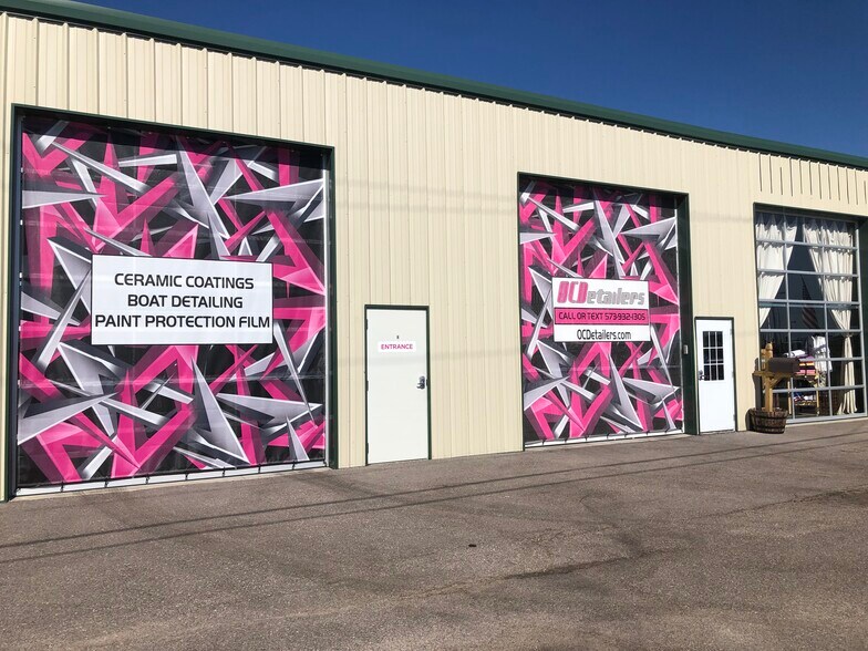 More Photos Of 4155 Osage Beach Pky S, Osage Beach Showroom For Lease