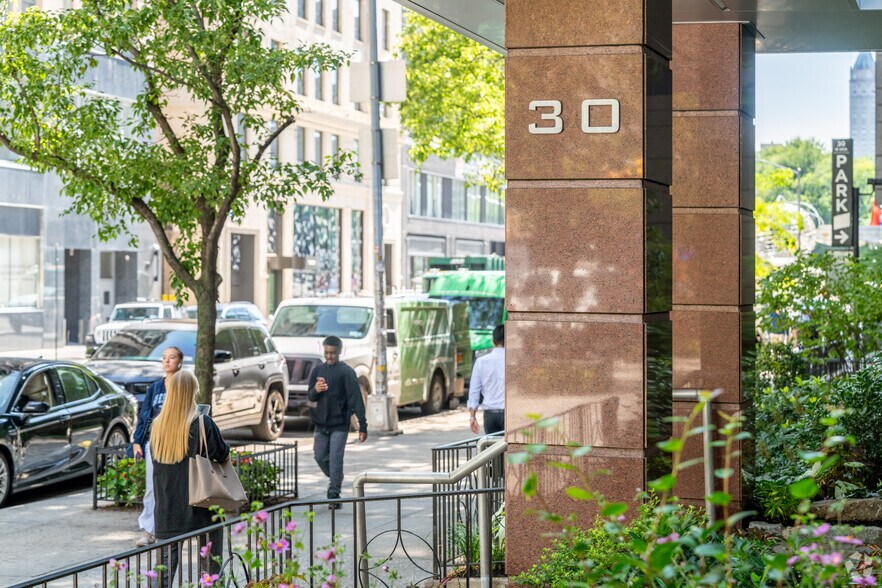 More Photos Of 345 W 58th St, New York Apartments For Sale