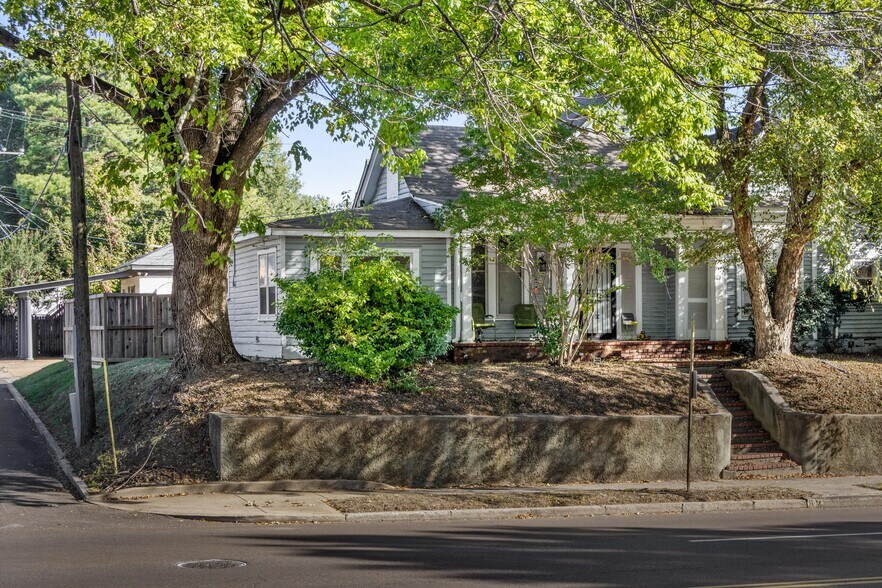 More Photos Of 2282 Central Ave, Memphis Loft Creative Space For Sale