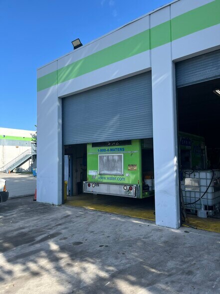 More Photos Of 2779 NW 112th Ave, Doral Manufacturing For Lease