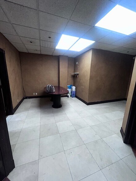 More Photos Of 900 W 49th St, Hialeah Medical For Lease